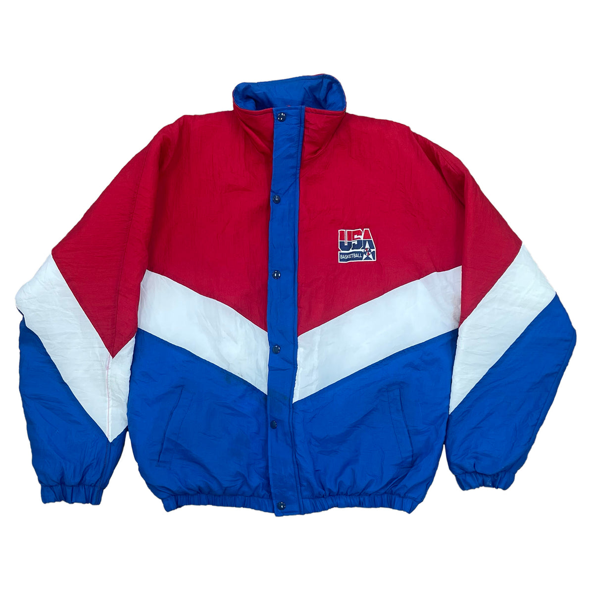 PHOTO OF THE JACKET ZIPPED ALL THE WAY UP
